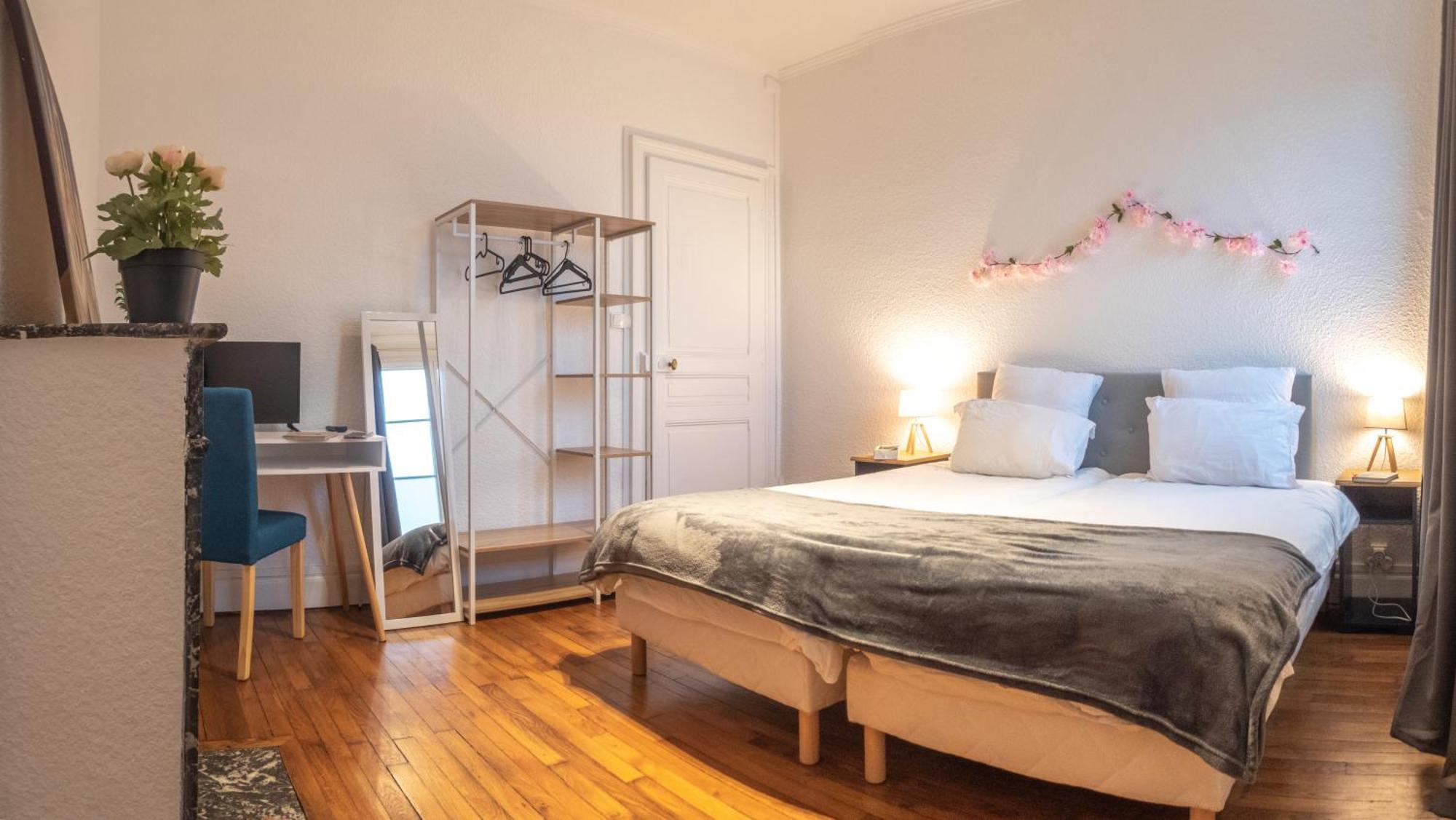 L'Amour De La Paix - Centre-Ville - Jardin - Proche Gare - Tv65"Primevideo - Ambiance Tres Chaleureuse - Parking Gratuit Sous-Video Surveillance Proche - Gere Par Presta-Zen'Services Verdun-sur-Meuse Exterior foto